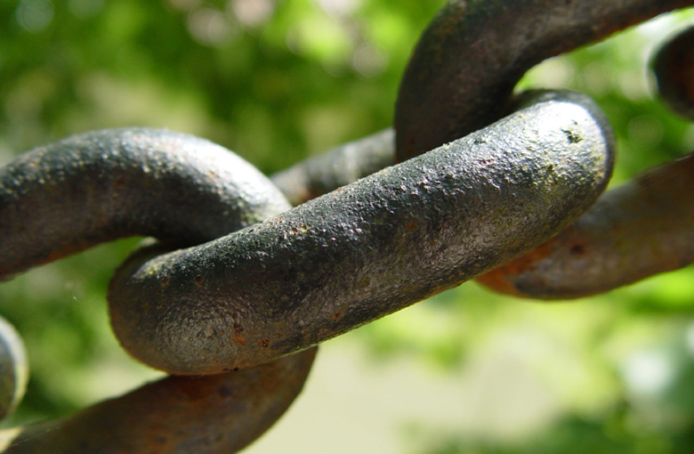 Chain-steel-links.jpg Chain-steel-links.jpg